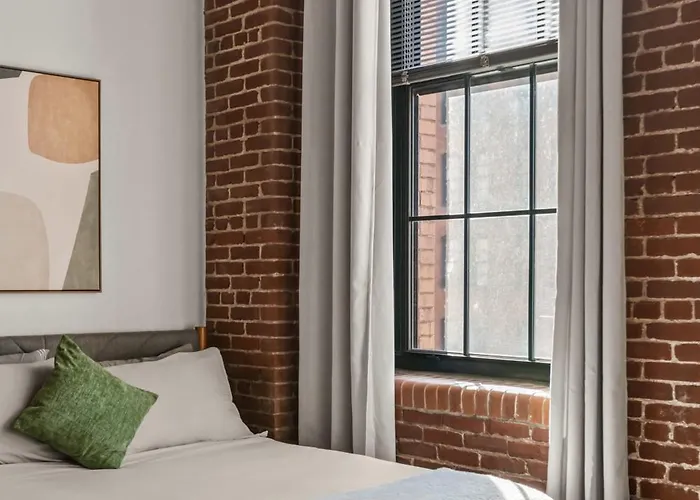 Apartment Luxury Industrial 2 Bedroom 2 Full Bath Strip District & Riverwalk