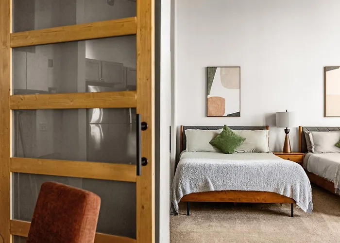 Luxury Industrial 2 Bedroom 2 Full Bath Strip District & Riverwalk Pittsburgh