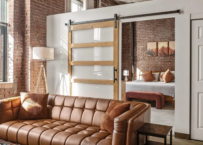 Apartment Luxury Industrial 2 Bedroom 2 Full Bath Strip District & Riverwalk Pittsburgh