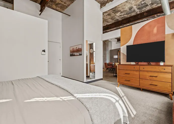 Luxury Industrial 2 Bedroom 2 Full Bath Strip District & Riverwalk Pittsburgh