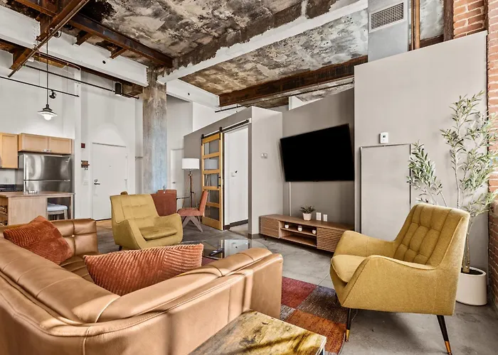 Apartment Luxury Industrial 2 Bedroom 2 Full Bath Strip District & Riverwalk