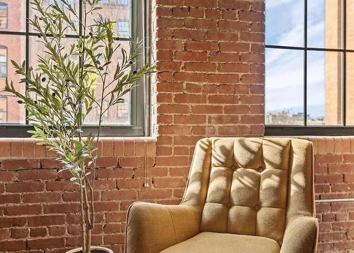 Apartment Luxury Industrial 2 Bedroom 2 Full Bath Strip District & Riverwalk *