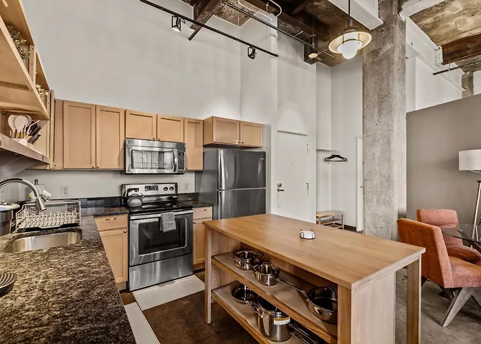 Luxury Industrial 2 Bedroom 2 Full Bath Strip District & Riverwalk